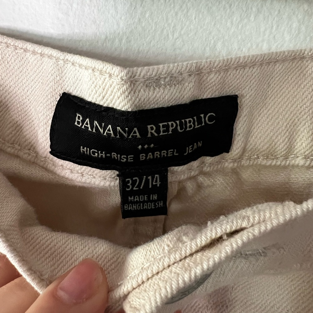 Banana Republic Women's Cream High Rise Barrel Cargo Jeans - Picture 2 of 5